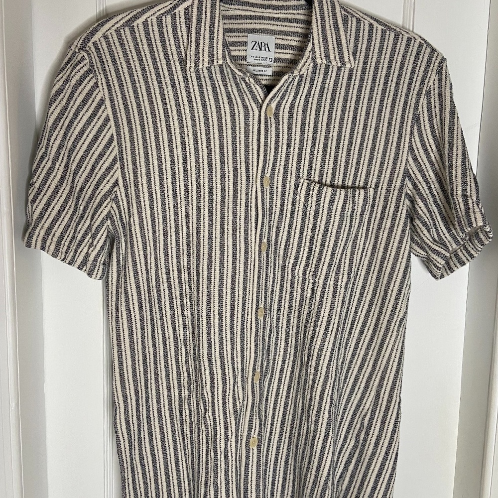 Zara Men's Striped Jacquard Button Down Size S